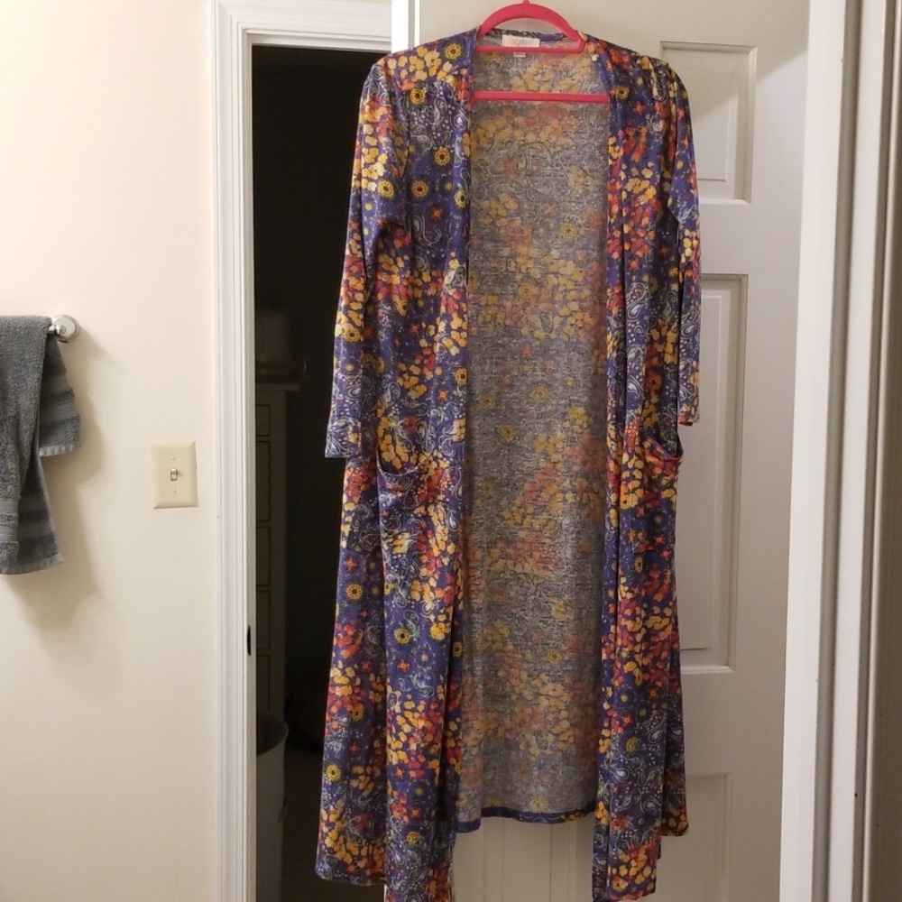 Lularoe Sarah sweater